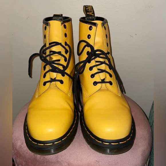 LIKE NEW DR. MARTENS 1460 BOOTS - Picture 2 of 8